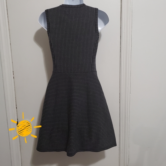 Dress - Picture 4 of 5